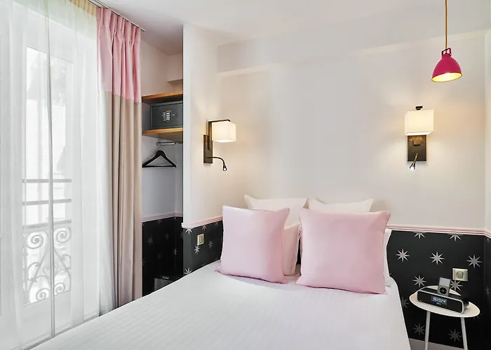 オテル オーガスティン アストテル 3* パリ