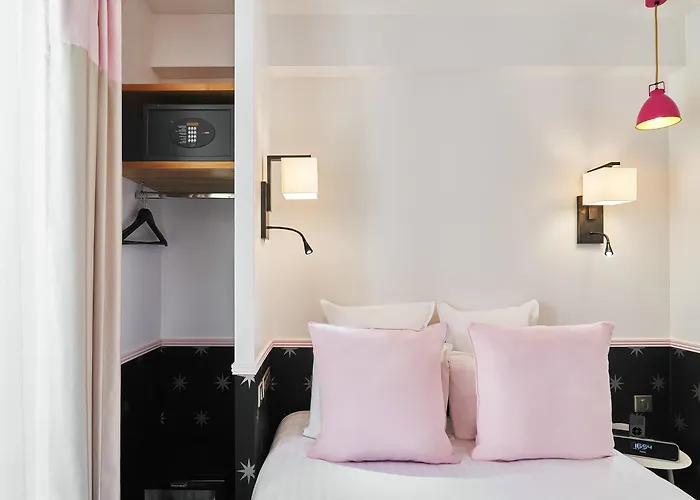 ホテル オテル オーガスティン アストテル パリ