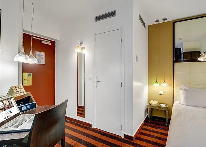 オテル オーガスティン アストテル パリ