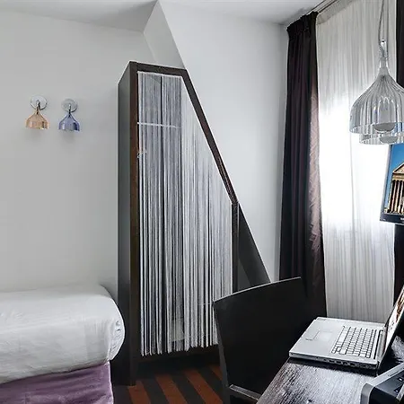 Augustin - Astotel 3*