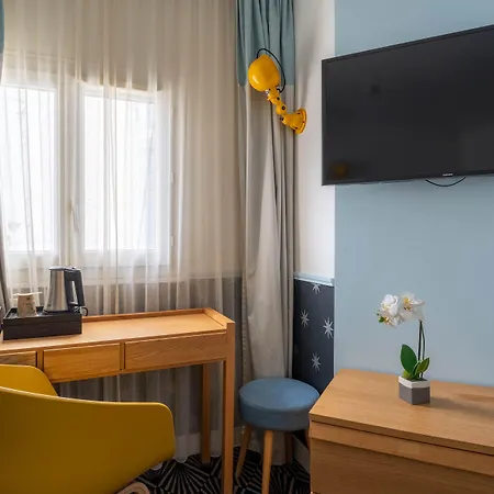 Augustin - Astotel 3*