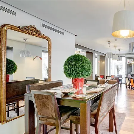 Augustin - Astotel Hotel