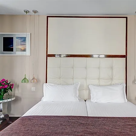 Augustin - Astotel Hotel Parigi